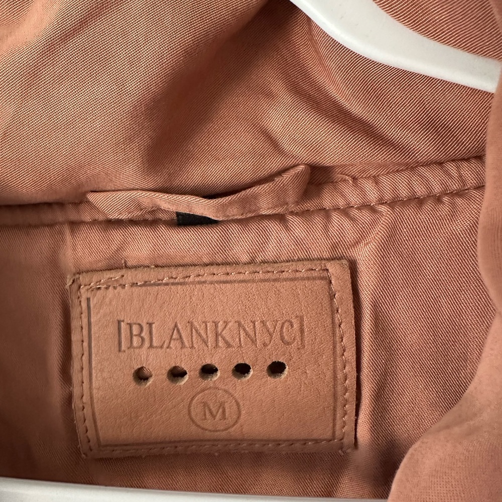 Cozy Blank NYC Women's Quilted Puffer Jacket - M. - Picture 5 of 11